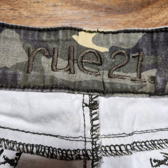 Rue 21 Booty Shorts Camo 11/12 - Picture 6 of 6